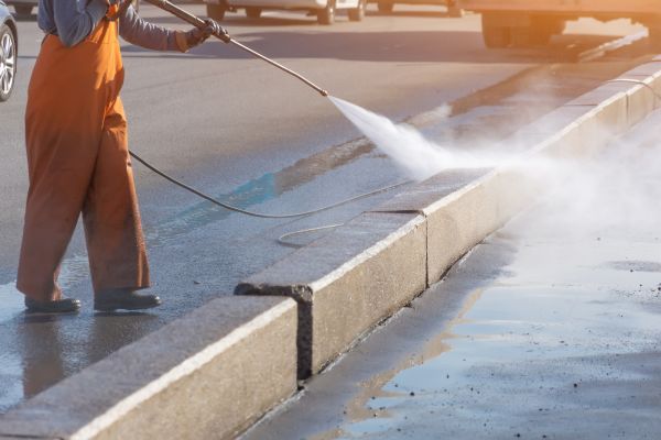 Cost of Commercial Concrete Cleaning in Issaquah