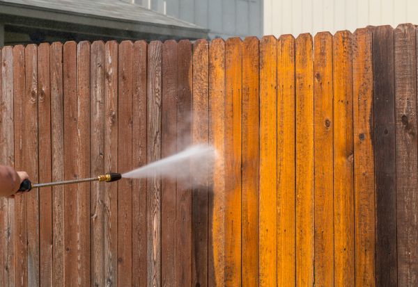 Cost of Fence Power Washing in Issaquah