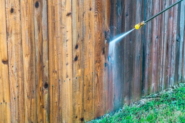 Cost of Fence Washing in Issaquah