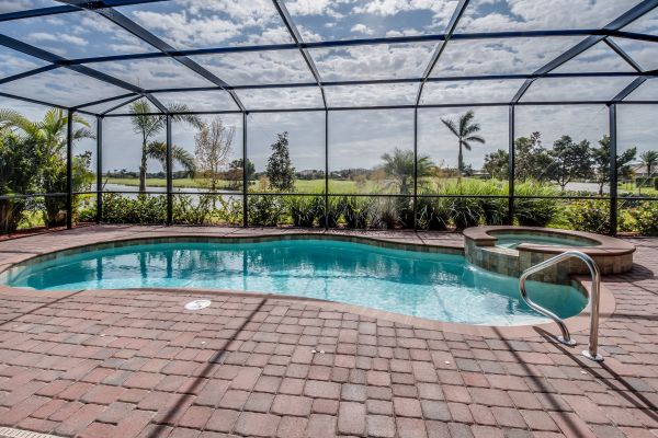 Cost of Pool Enclosure Cleaning in Issaquah