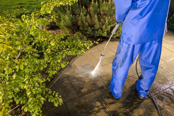 Cost of Hardscape Cleaning in Issaquah