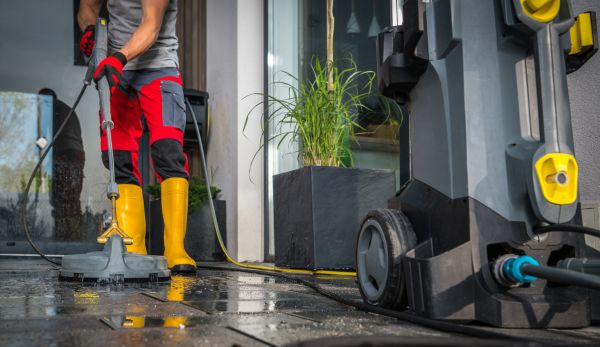 Cost of Commercial Pressure Cleaning in Issaquah
