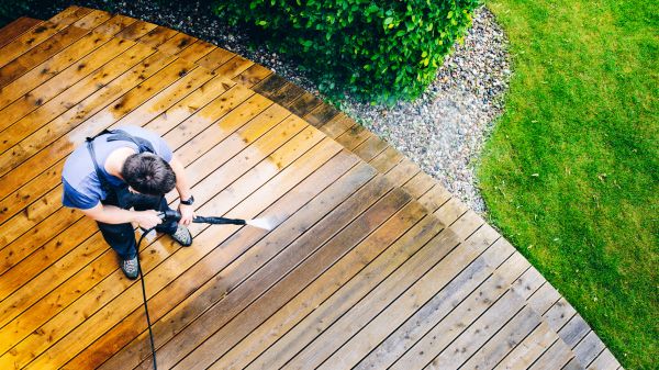 Cost of Deck Pressure Cleaning in Issaquah