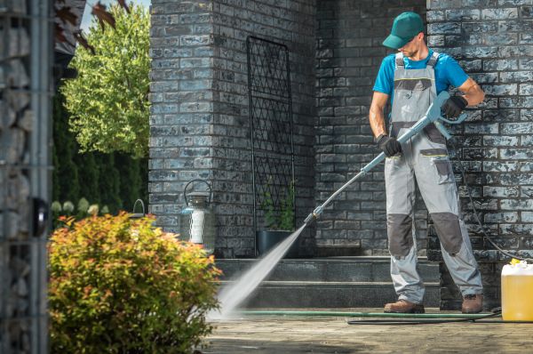 Cost of Outside House Cleaning in Issaquah