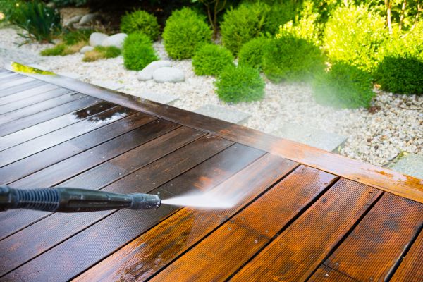 Deck Cleaning Service